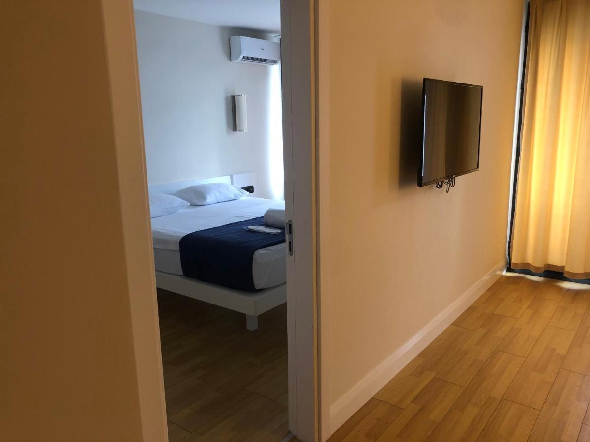 Orbi City Apartments On The Beach Batumi Bagian luar foto