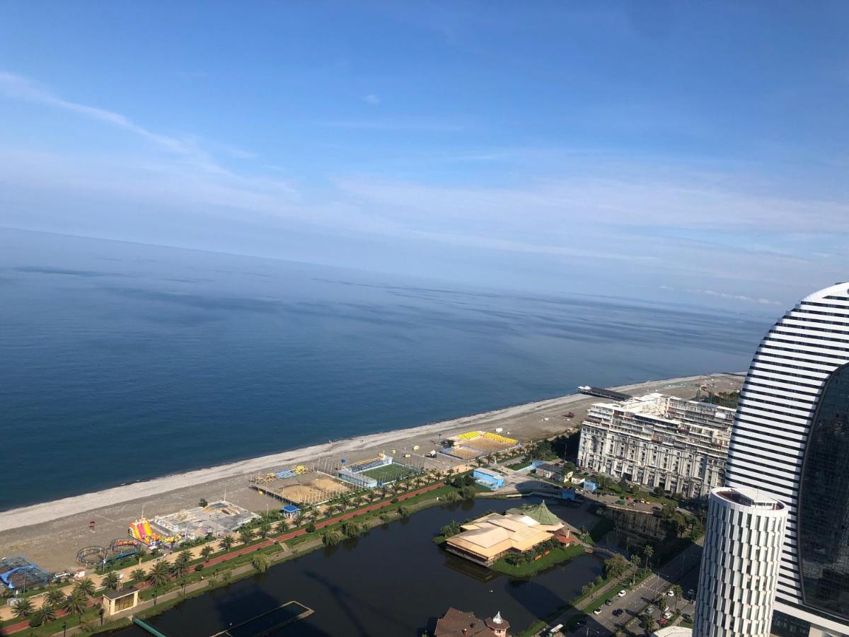 Orbi City Apartments On The Beach Batumi Bagian luar foto