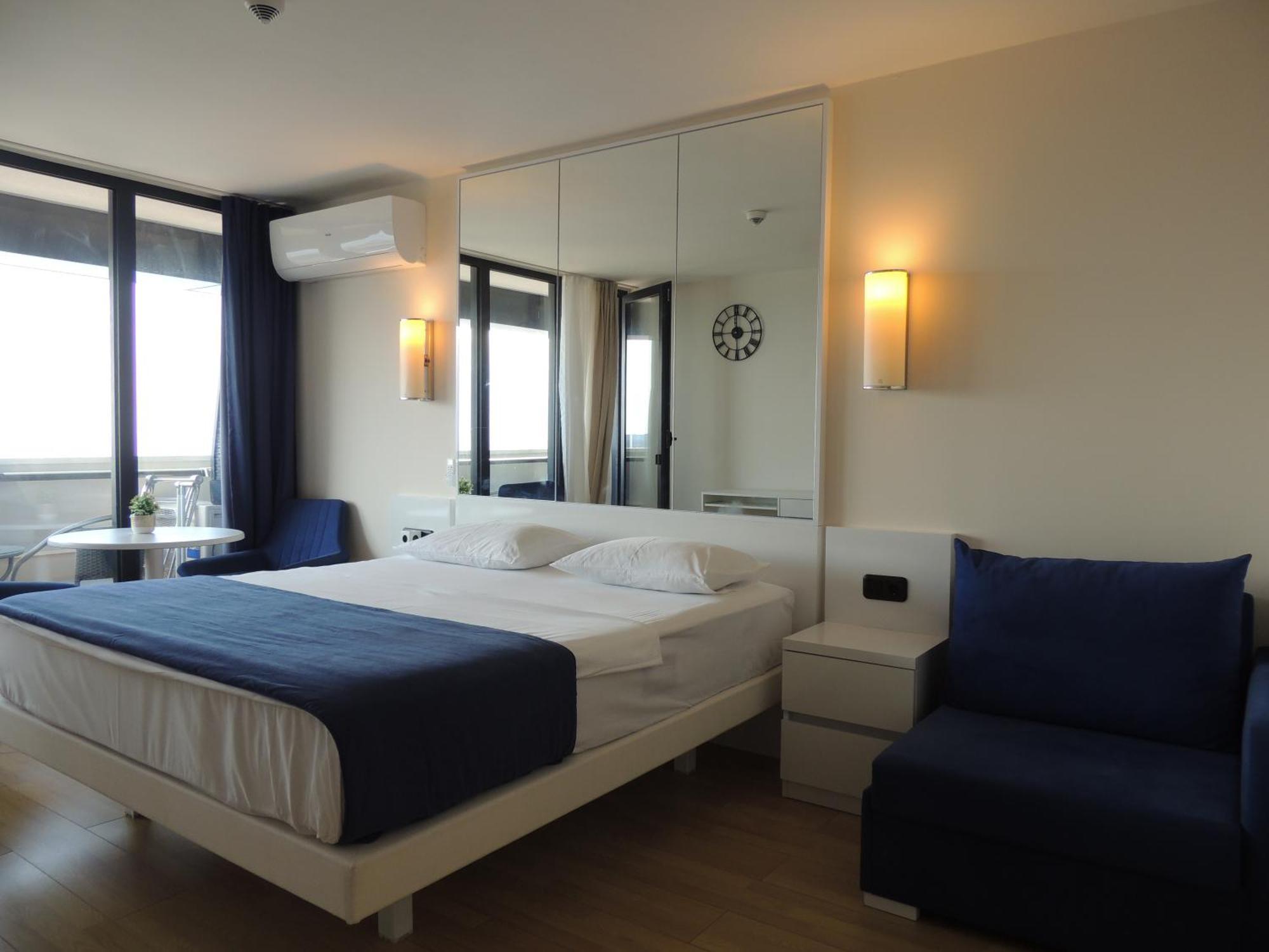 Orbi City Apartments On The Beach Batumi Bagian luar foto
