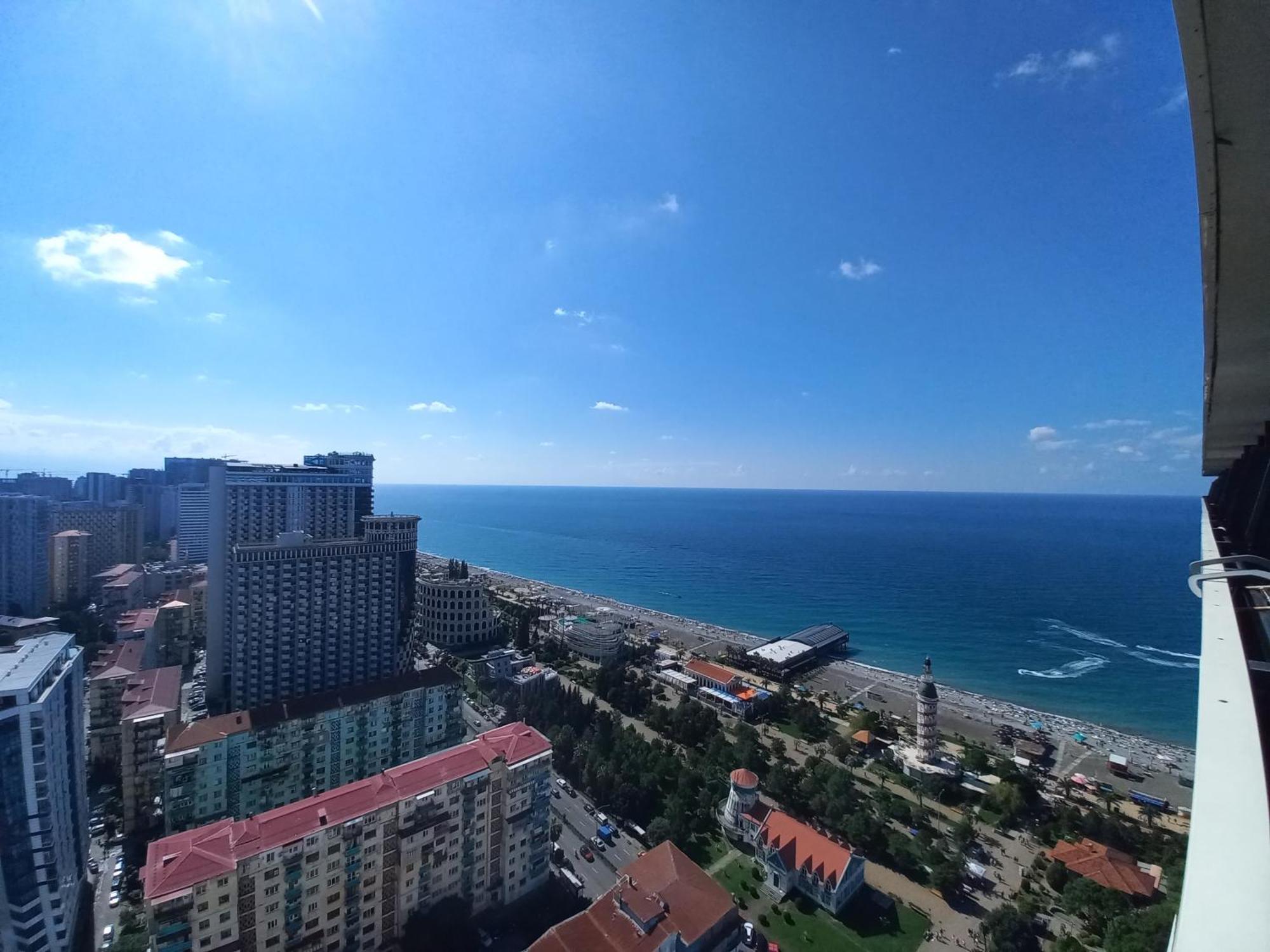 Orbi City Apartments On The Beach Batumi Bagian luar foto