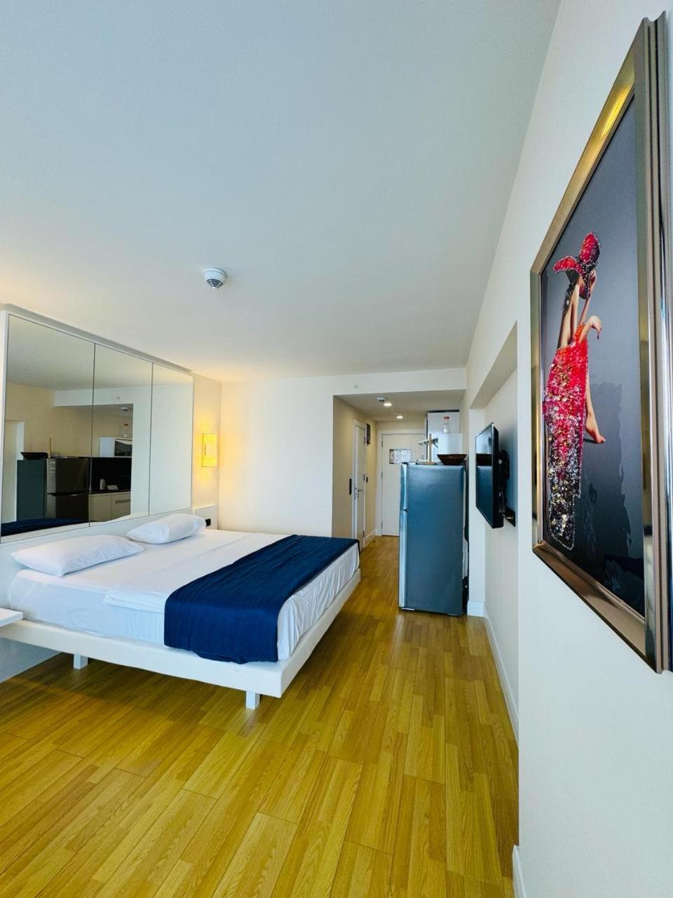 Orbi City Apartments On The Beach Batumi Bagian luar foto