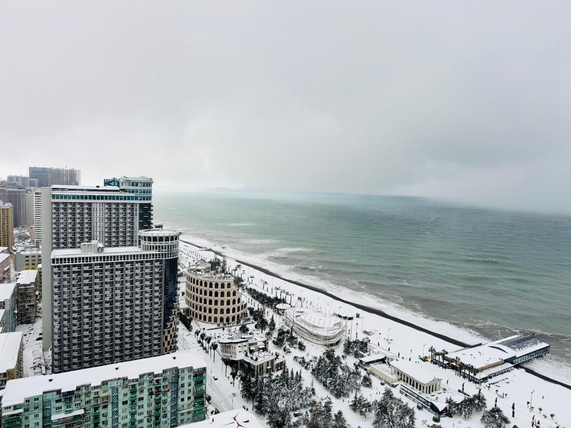 Orbi City Apartments On The Beach Batumi Bagian luar foto