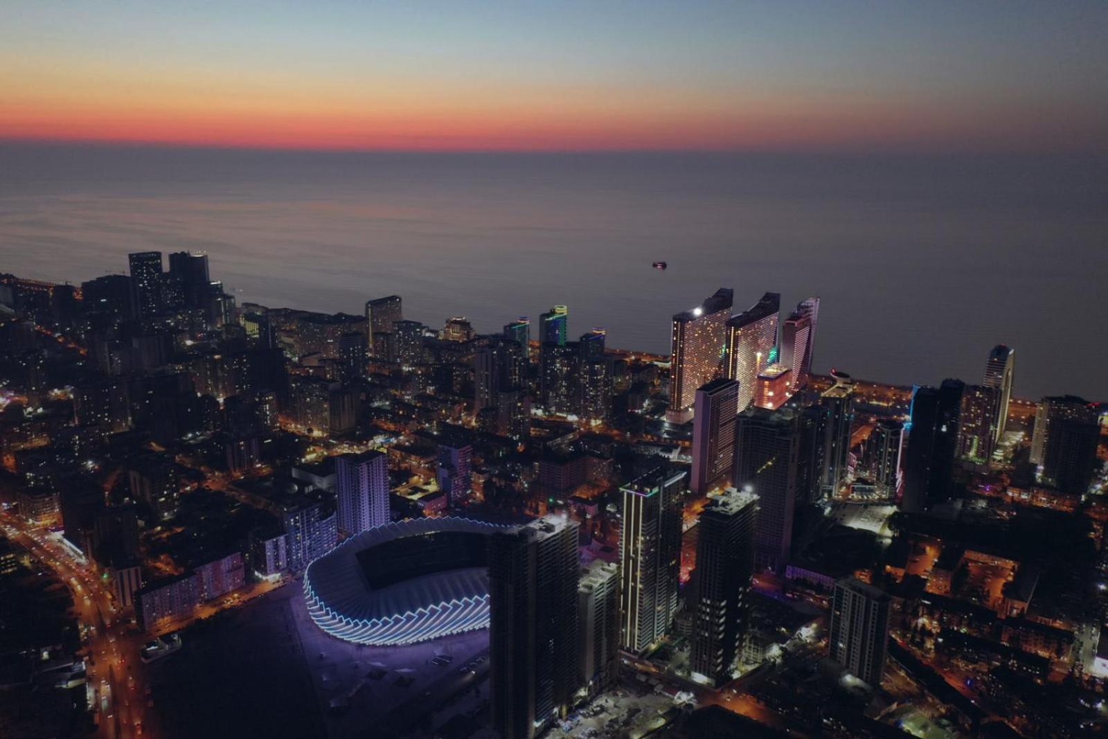 Orbi City Apartments On The Beach Batumi Bagian luar foto